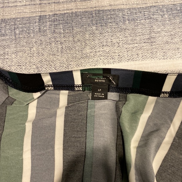 Ann Taylor factory wrap dress, NWOT - Picture 4 of 5